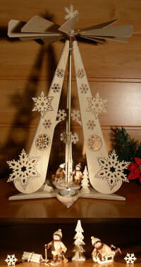 Original Tilgner Pyramide Erzgebirge
H�he: 55 cm 